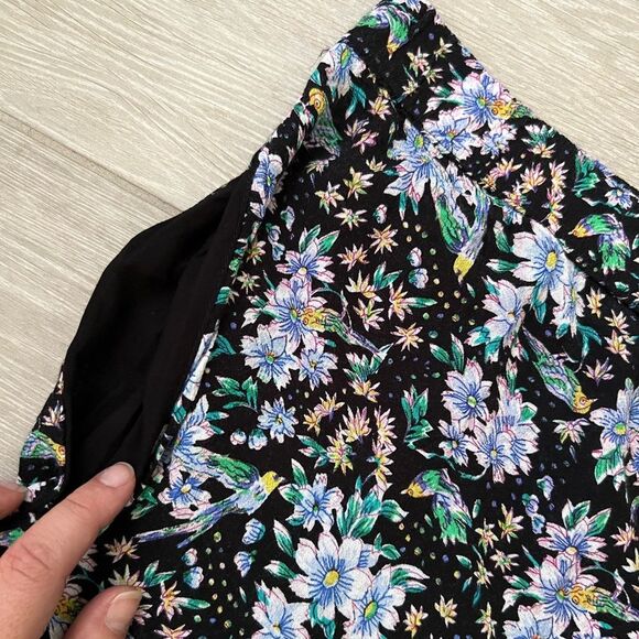 Anthropologie Ett:twa shorts Floral and Bird Print size Large - Picture 4 of 6